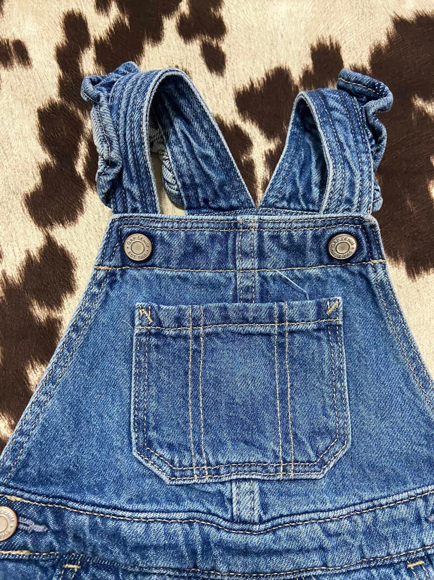 #010225 Girls Gap Denim Overalls Size 18/24 M