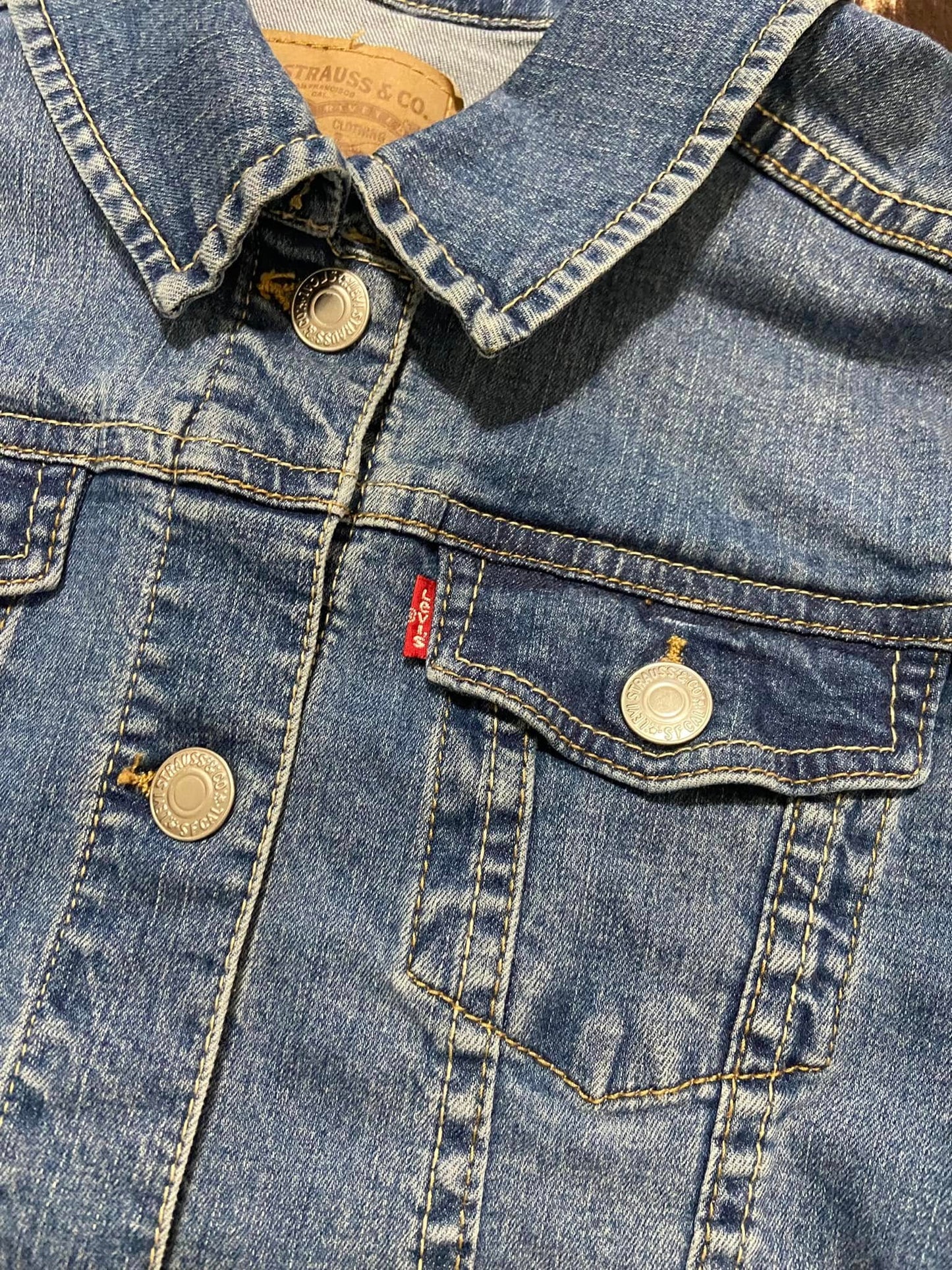 #010225 Levi's Jean Jacket Youth Size XL
