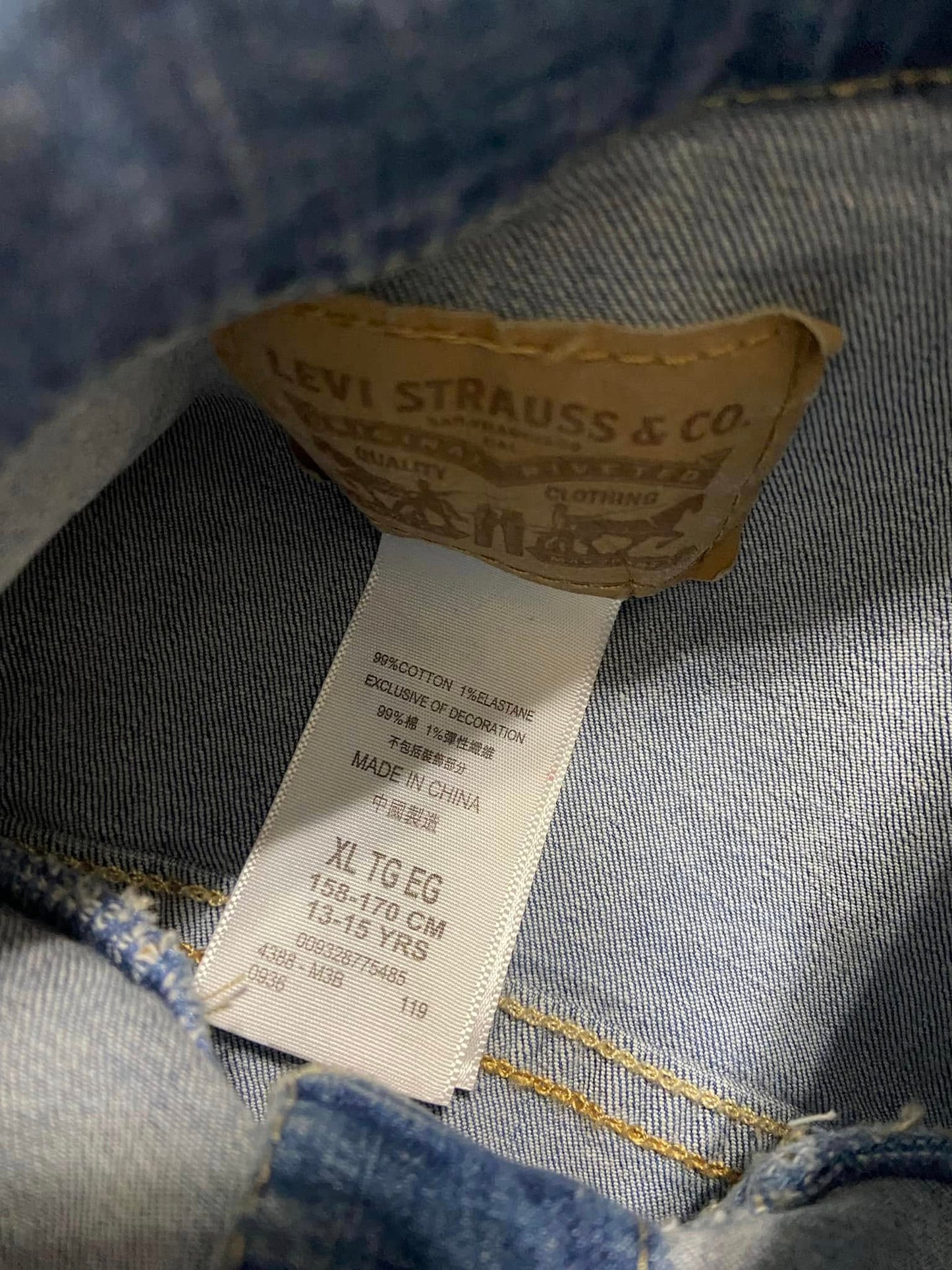 #010225 Levi's Jean Jacket Youth Size XL