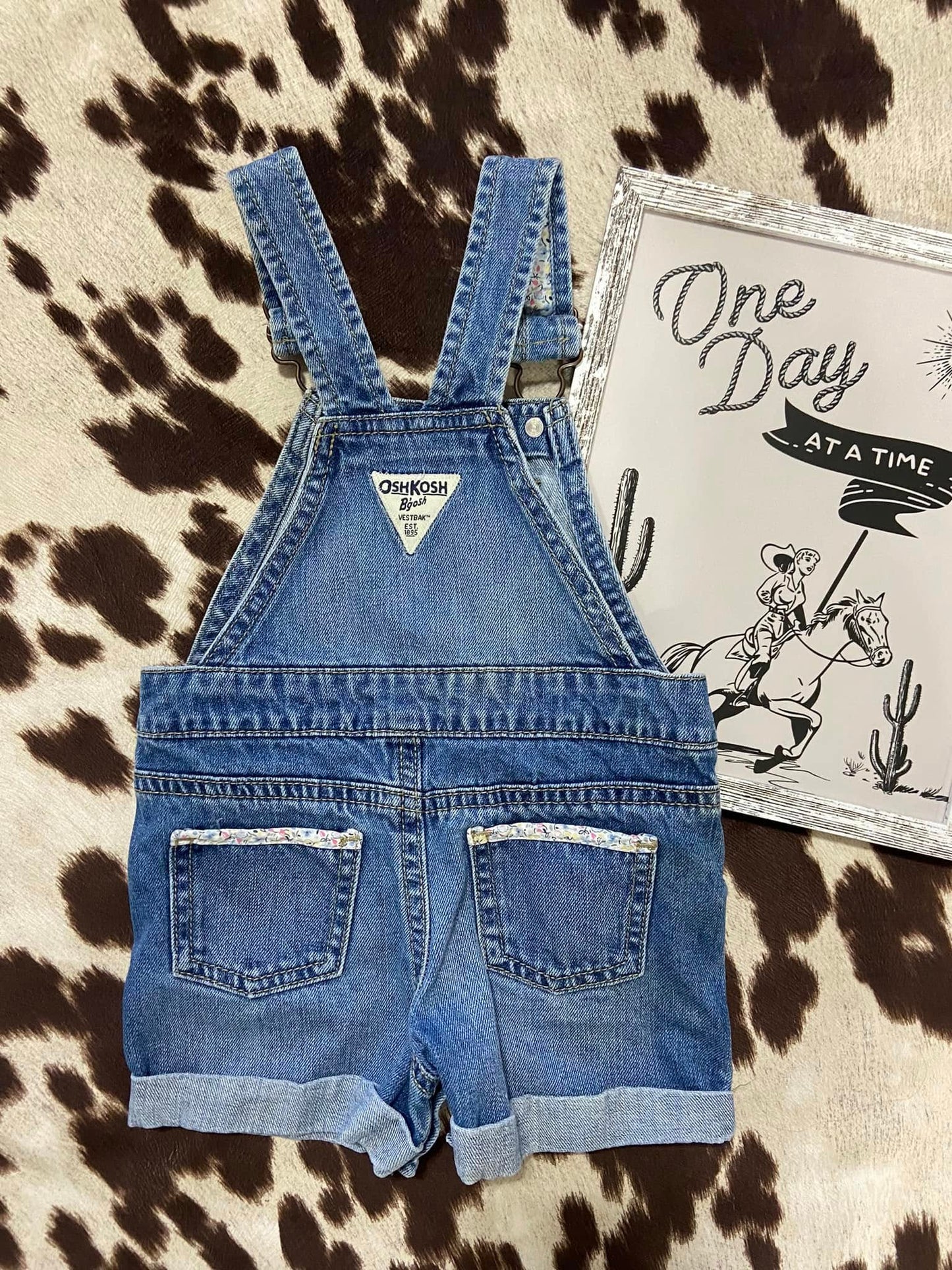 #010225 OshKosh Girls Shortalls Size 12M