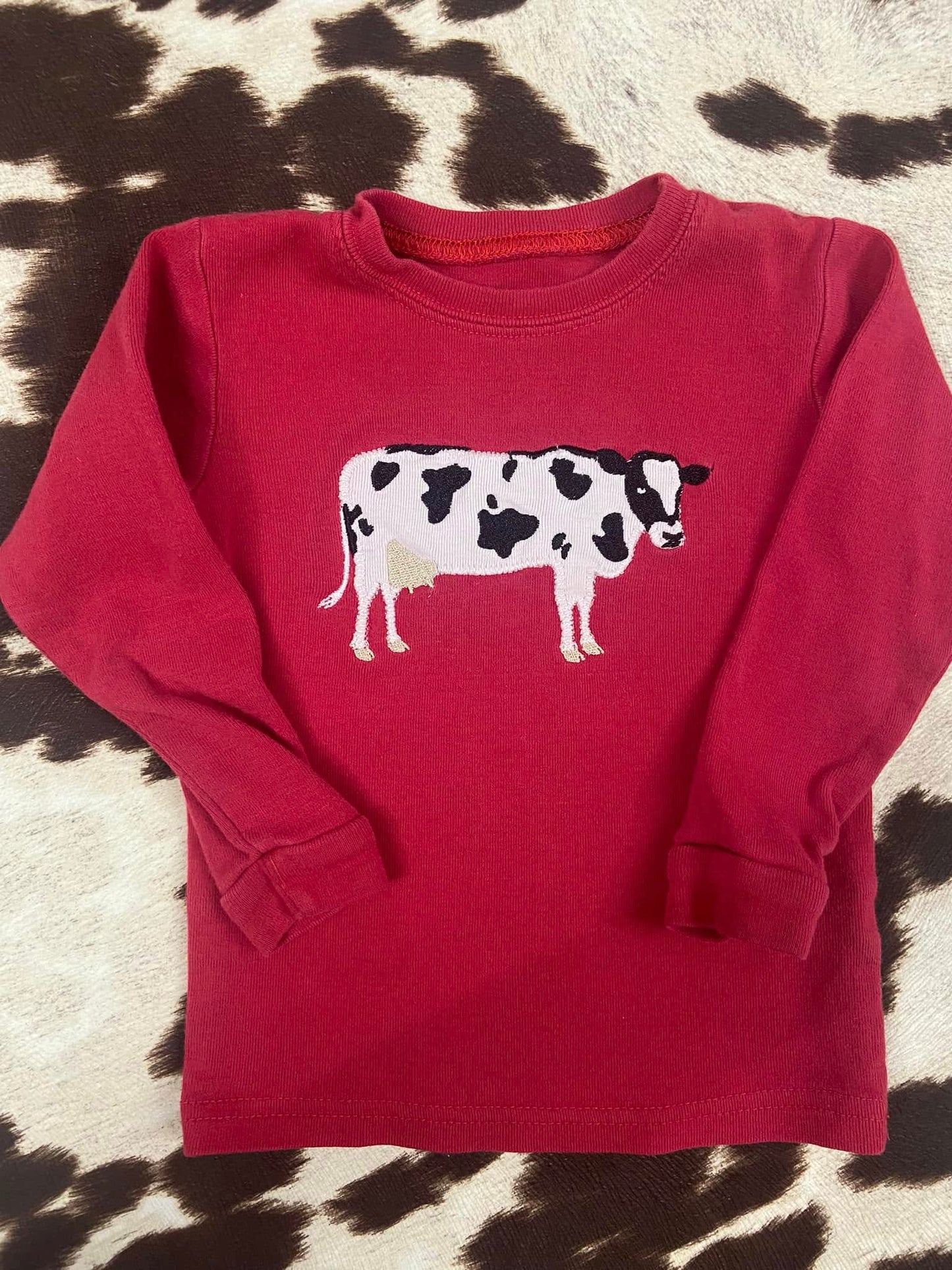 #010425 Leveret Kids Red Cow Shirt Size 2T