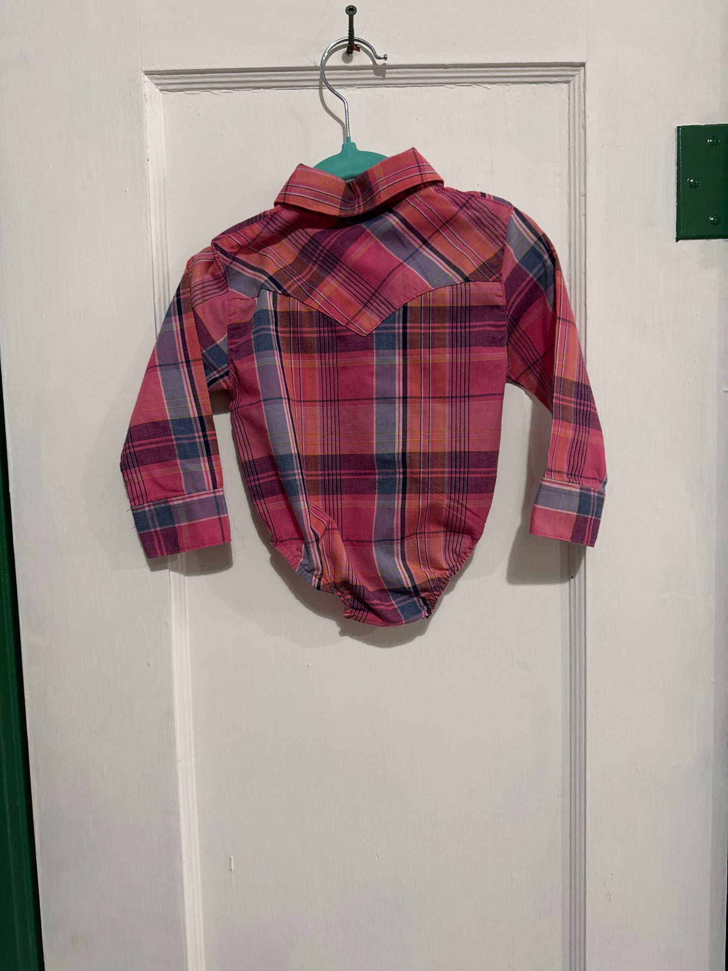 #040425 Wrangler Pink Plaid Onesie Size 3/6 M