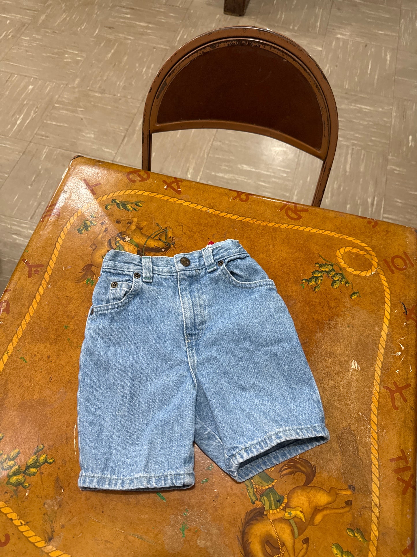 #040225 OshKosh Girls Denim Shorts Size 4T