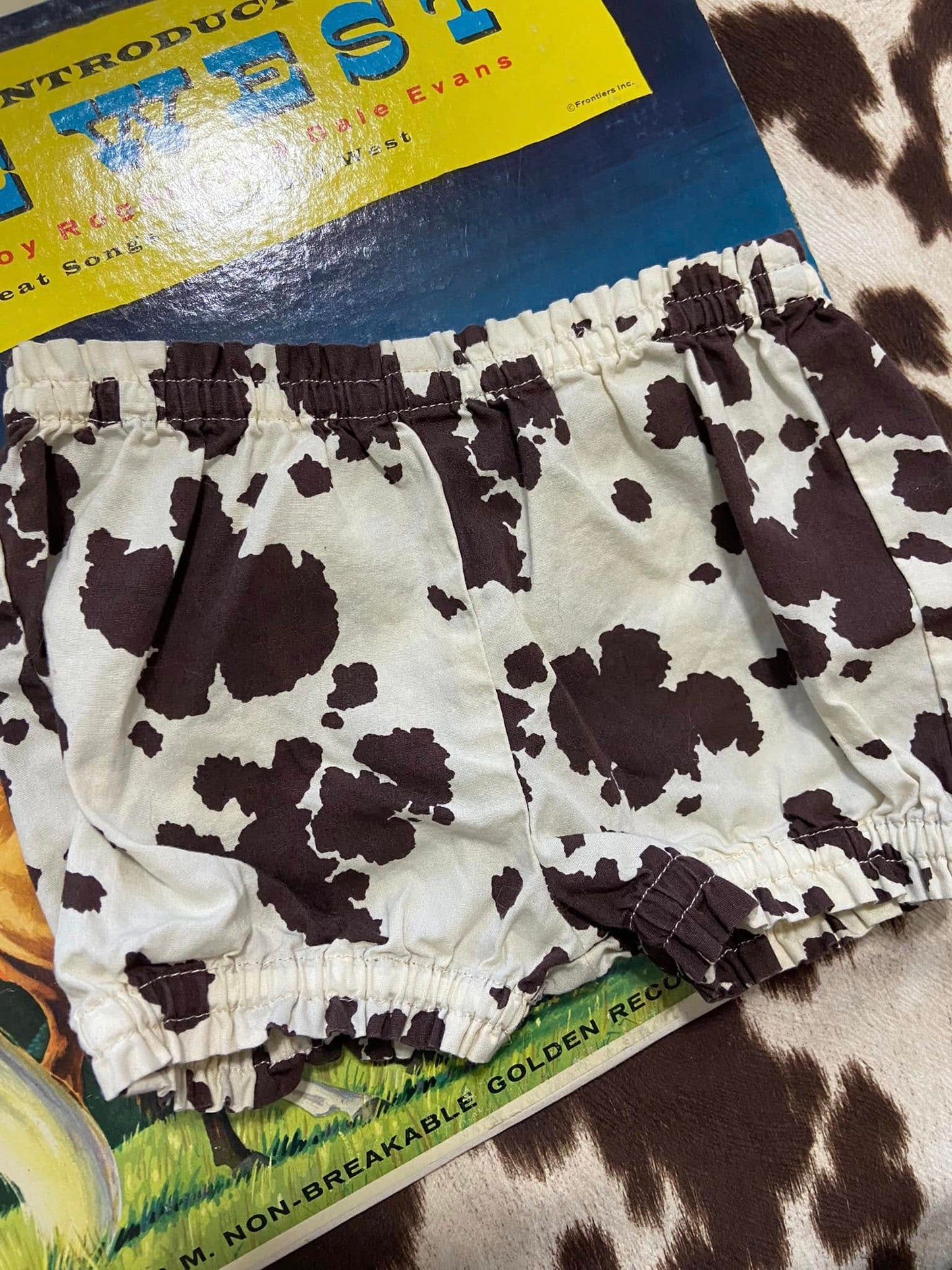 #010225 Wrangler Girls Cow Outfit Size 6/9 m