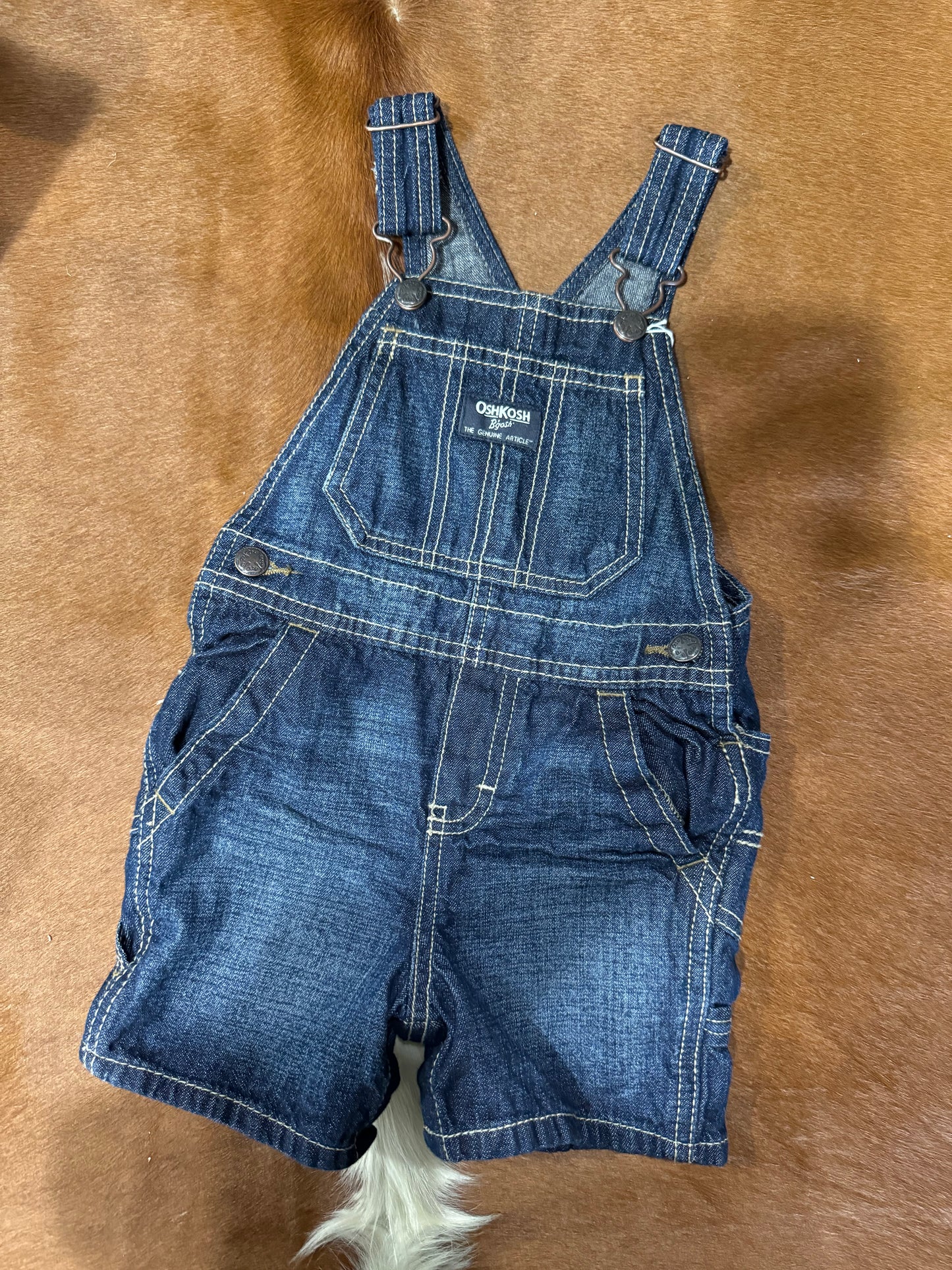 #112024 LW OshKosh Shorts Overalls Size 18M