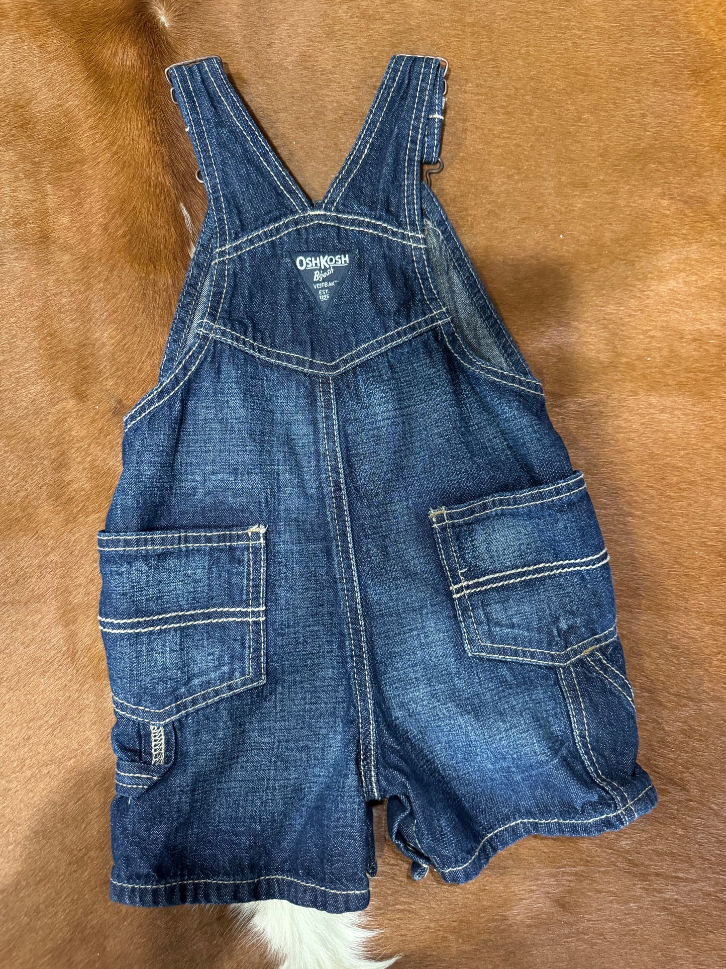 #112024 LW OshKosh Shorts Overalls Size 18M