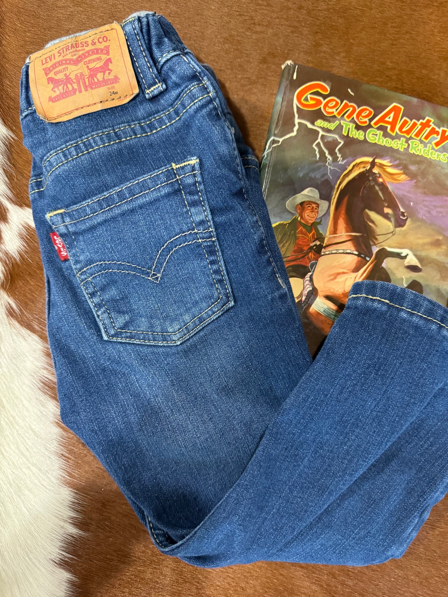 #121624 LW Levi's Jeans Size 24M