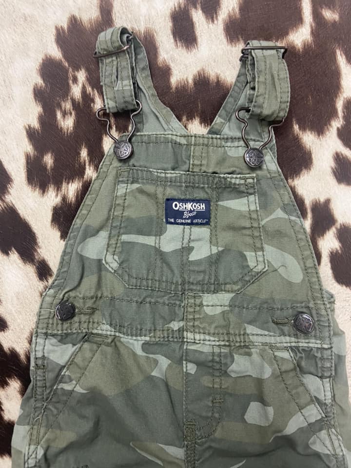 #010425 OshKosh Camo Overalls Size 12m