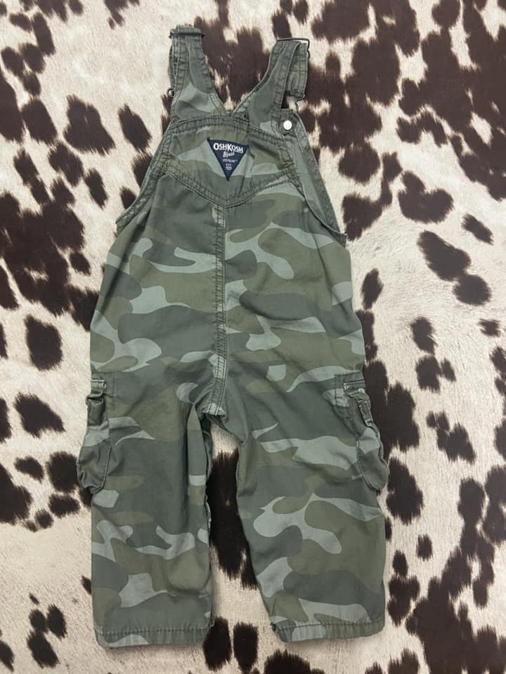 #010425 OshKosh Camo Overalls Size 12m