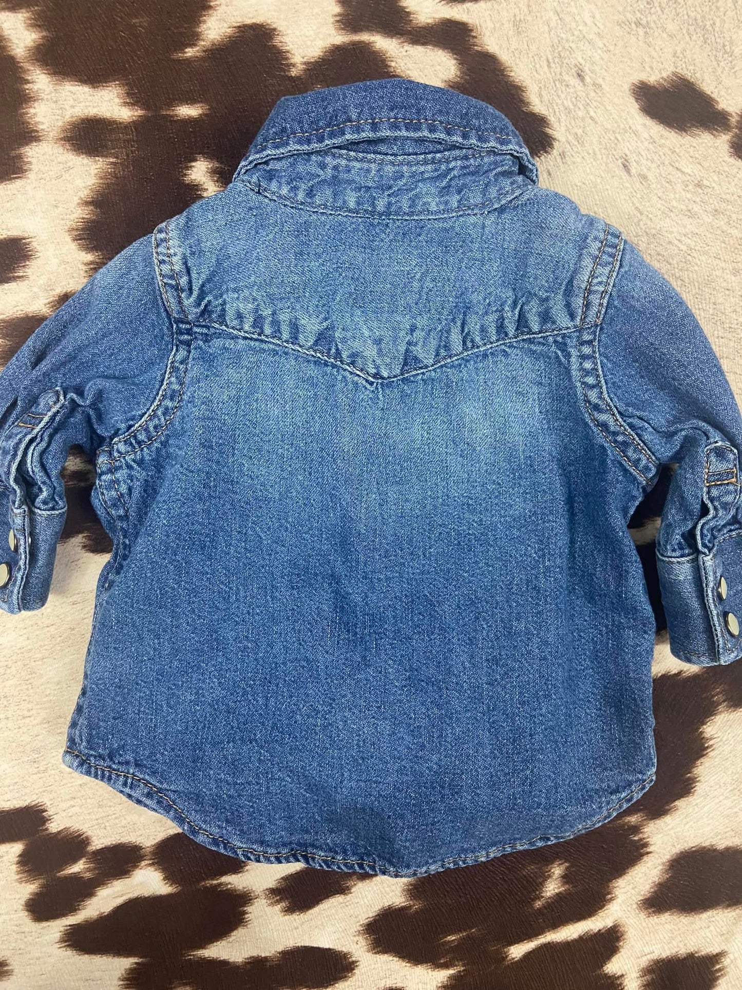 #010425 Gap Denim Shirt Size 0/3 M