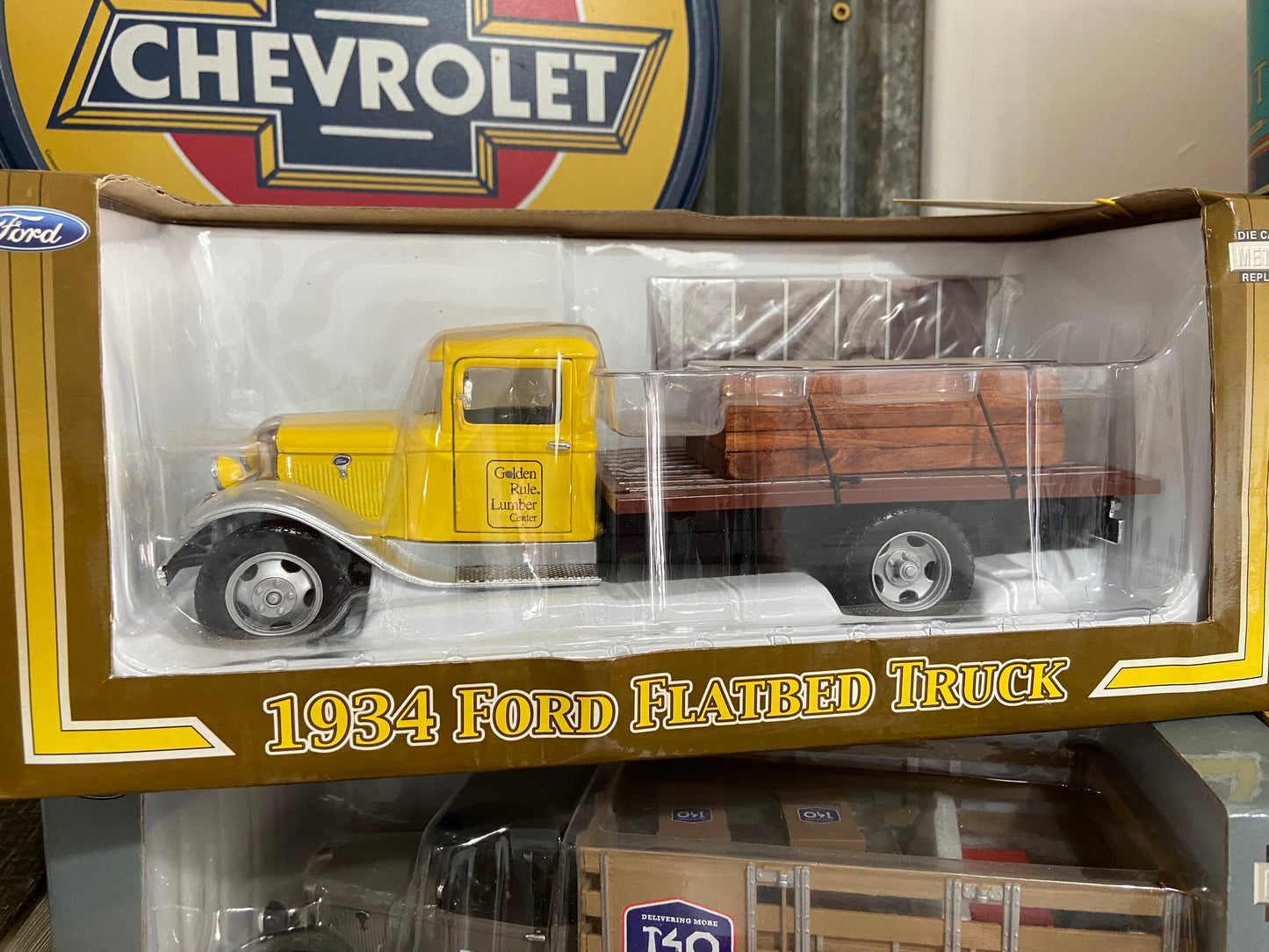 LW 1934 Ford Flatbed Truck Toy Truck 1:24 Scale