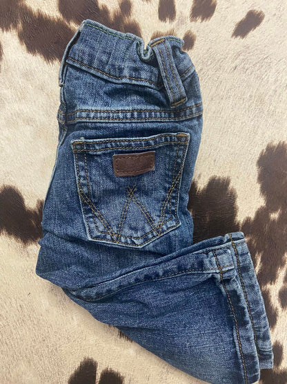 #010425 Wrangler Retro Size 1T Slim Jeans