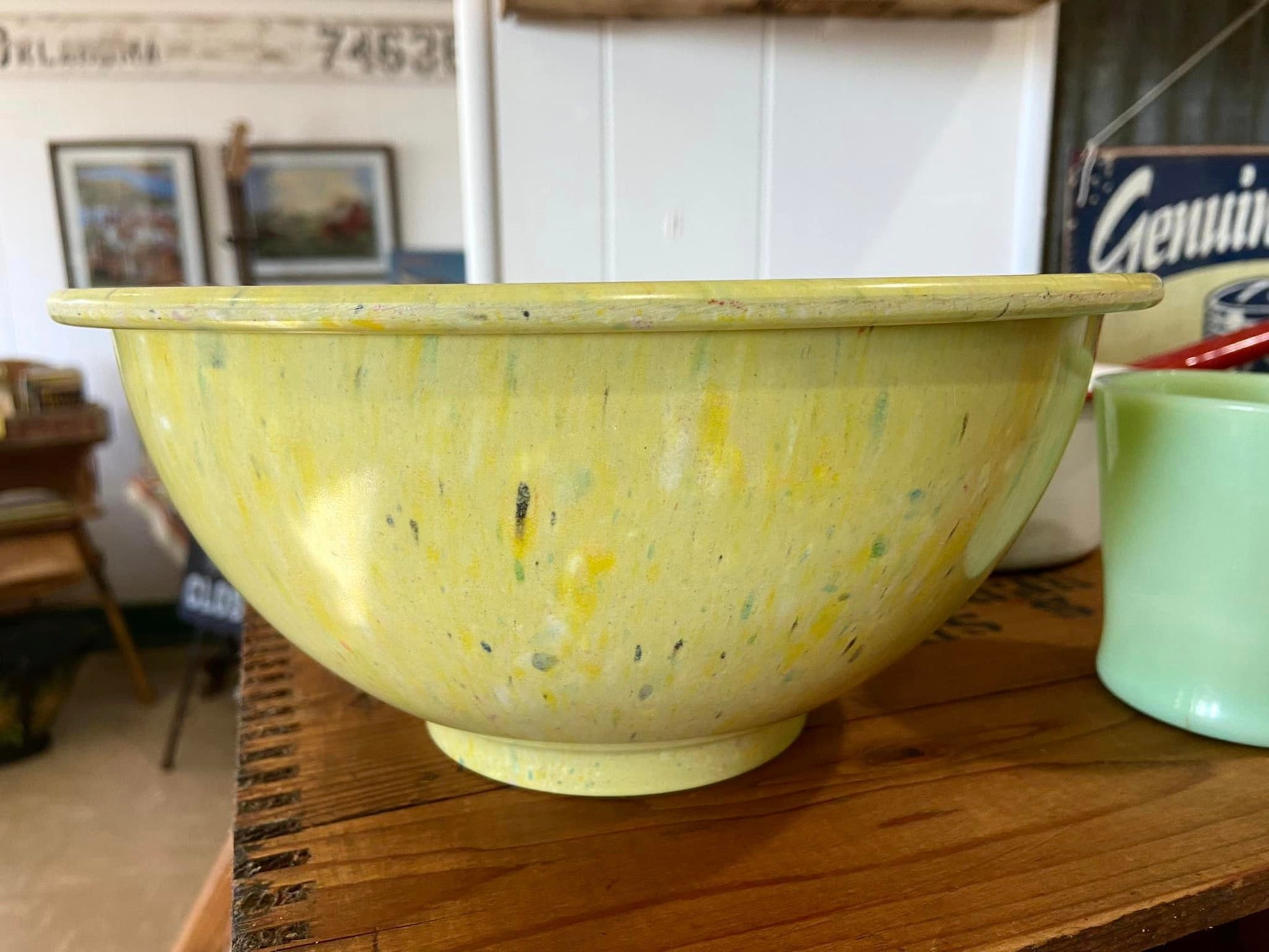 LW Vintage 1960s Melamine Lime Yellow Speckled Bowl