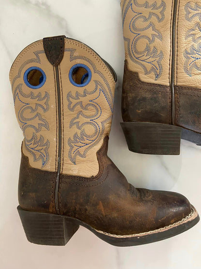 #1214 LW Kid's Ariat Boots *Used