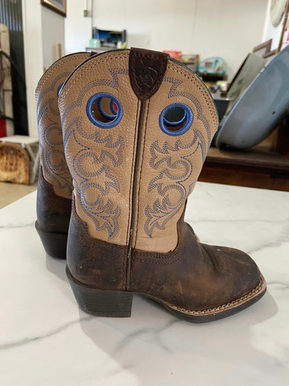 #1214 LW Kid's Ariat Boots *Used