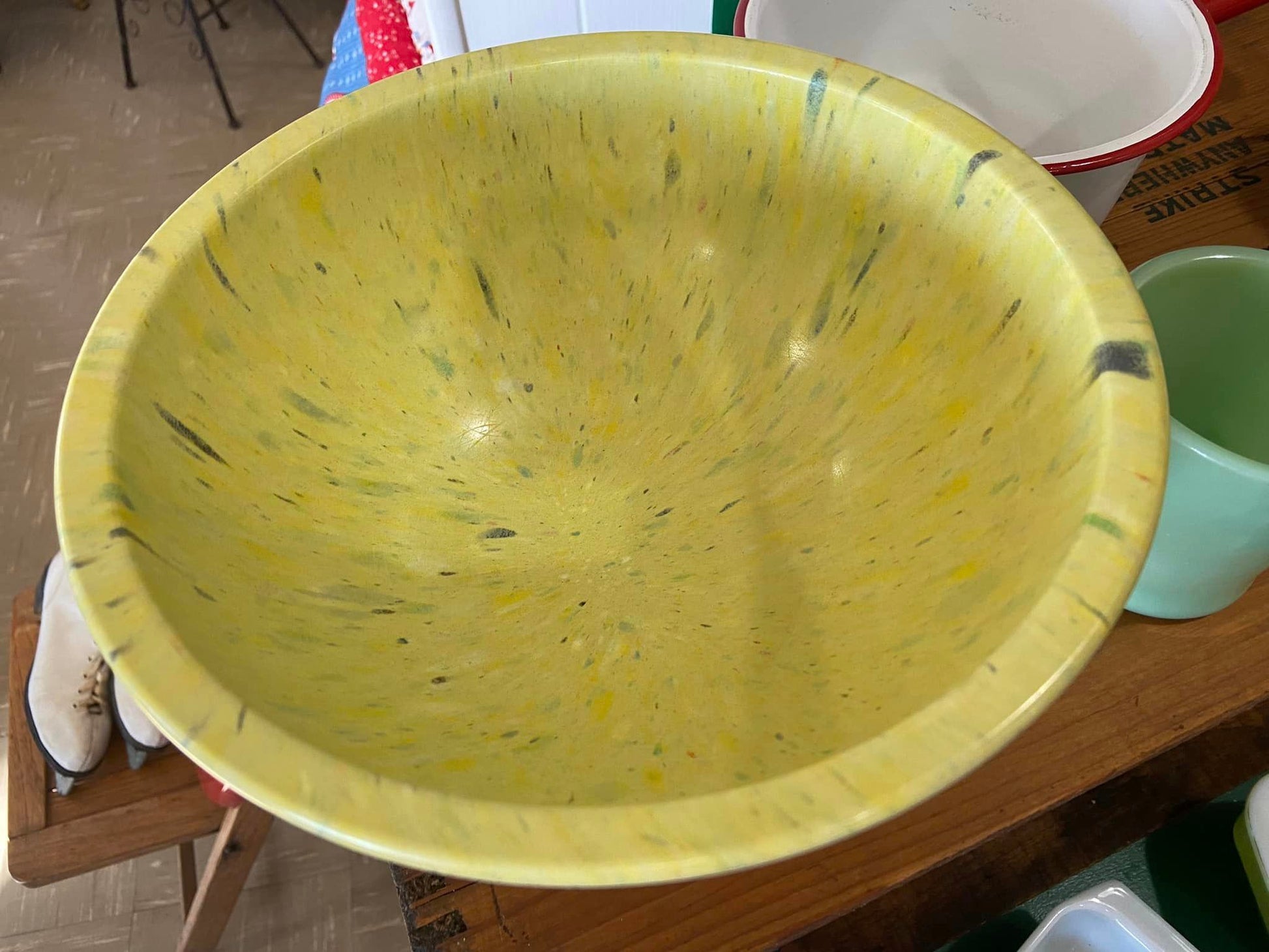 LW Vintage 1960s Melamine Lime Yellow Speckled Bowl