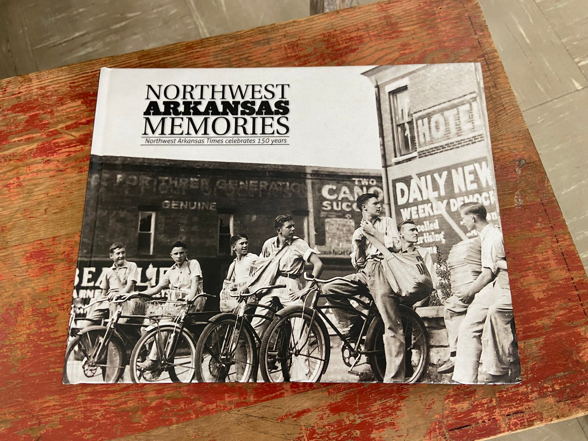 #032724 LW Northwest Arkansas Memories Book