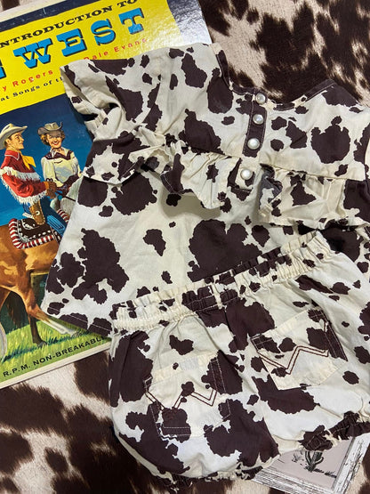 #010225 Wrangler Girls Cow Outfit Size 6/9 m