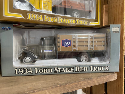 LW 1934 Ford Stake Bed Truck 1:24 Scale