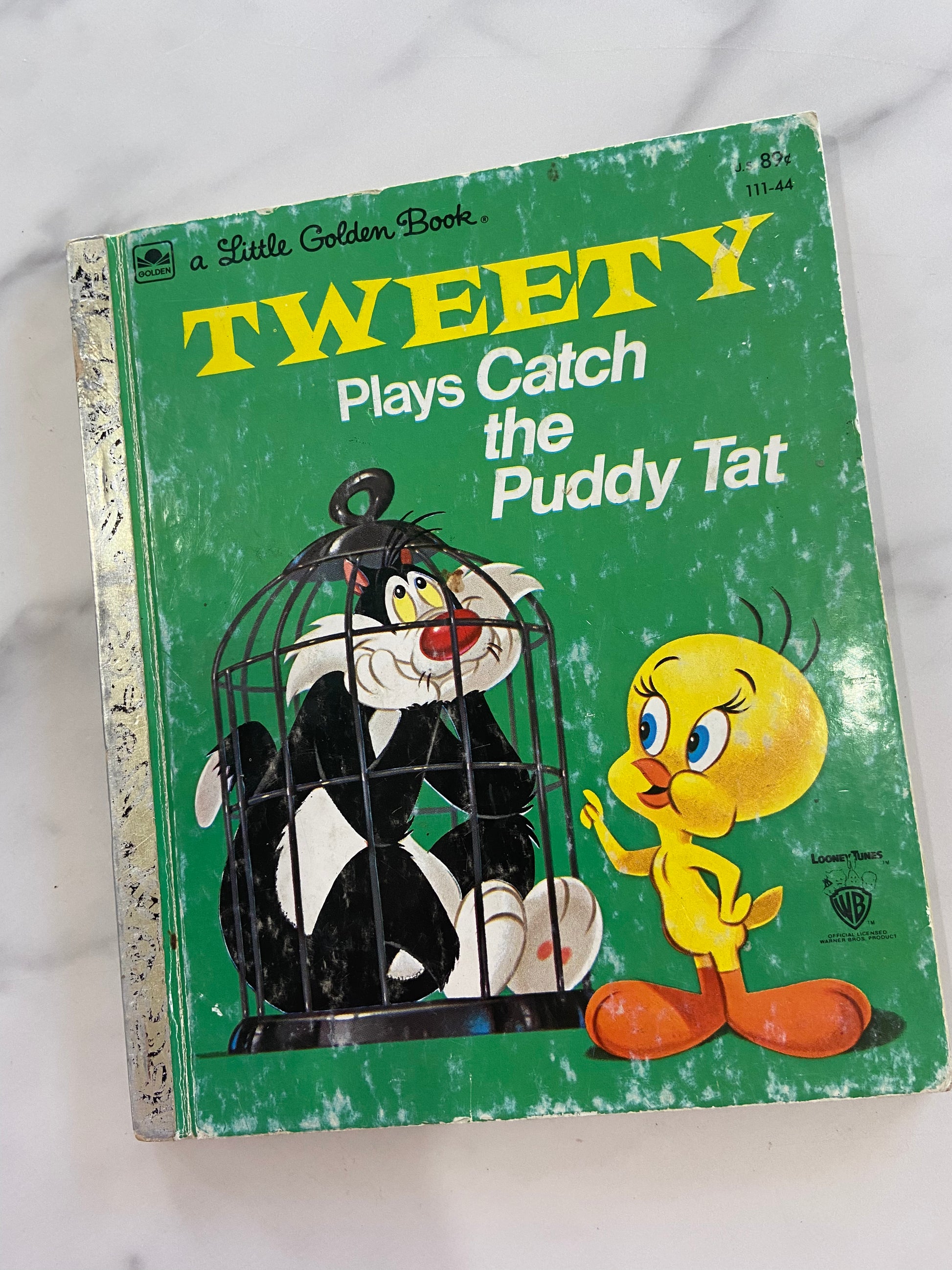 #809 LW Tweety Plays Catch Book