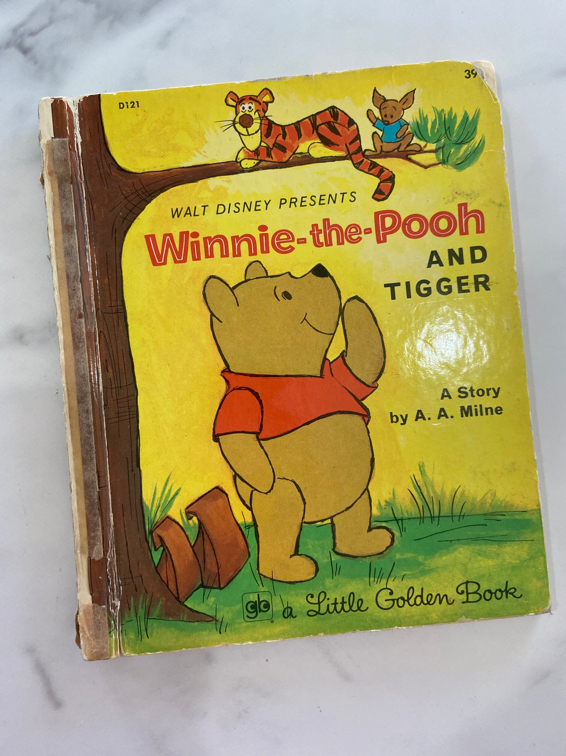 #726 LW 1960s Winnie The Pooh Book