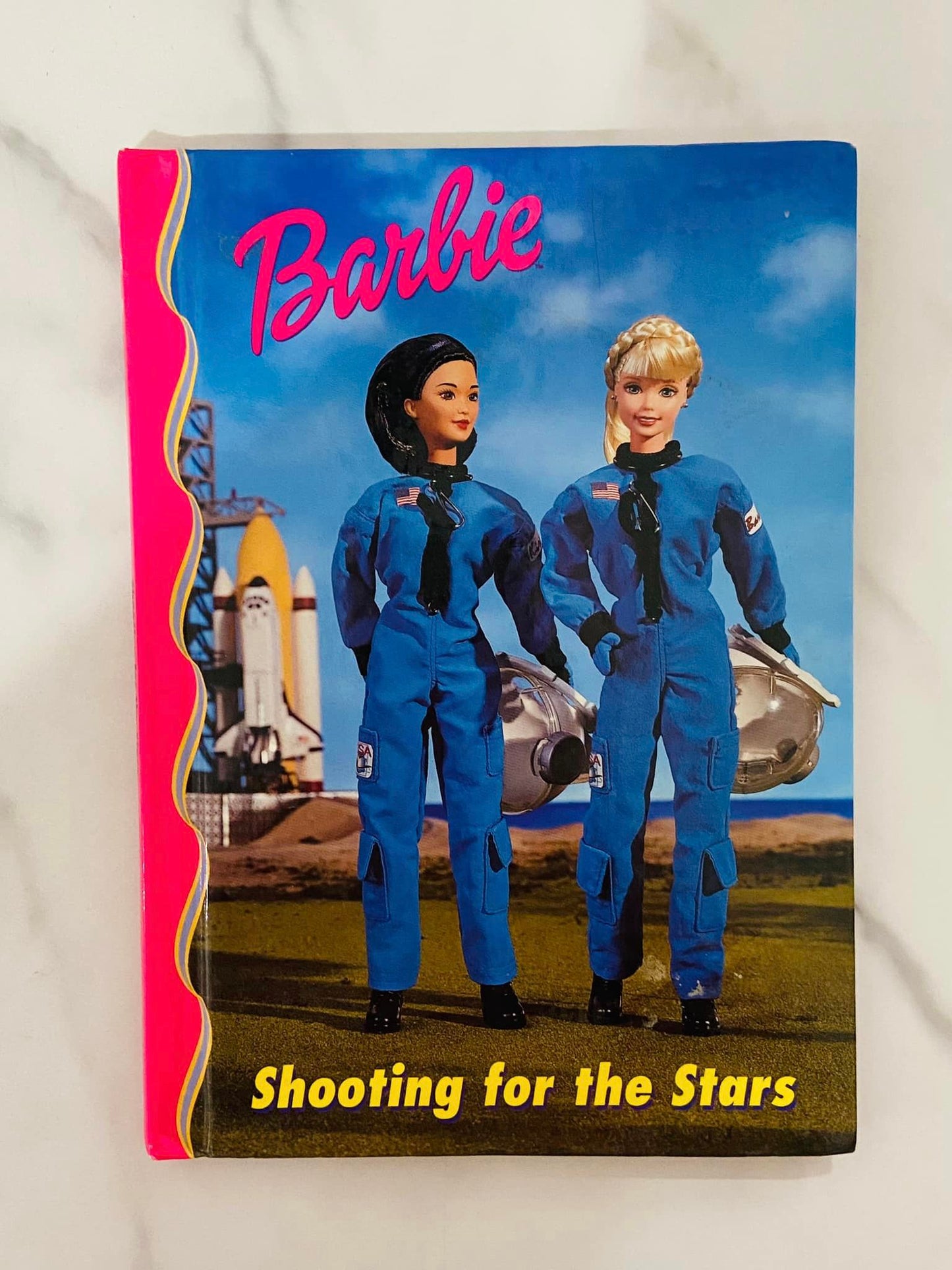 #113 LW Barbie Shooting For The Stars Book