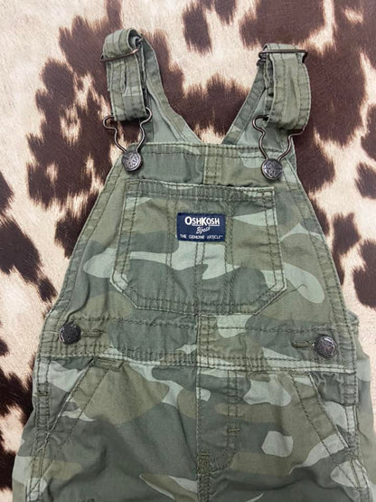 #010425 OshKosh Camo Overalls Size 12m